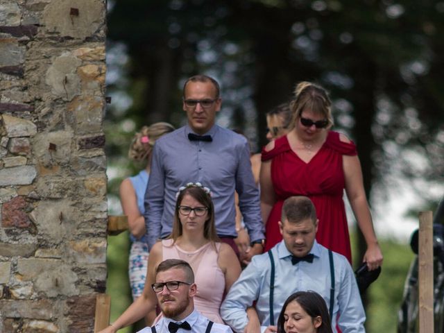 Le mariage de Mickaël et Noémie à Maxent, Ille et Vilaine 10