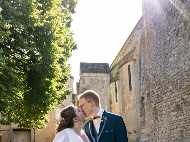 Le mariage de Valentin et Charlotte à Plaimpied-Givaudins, Cher 12