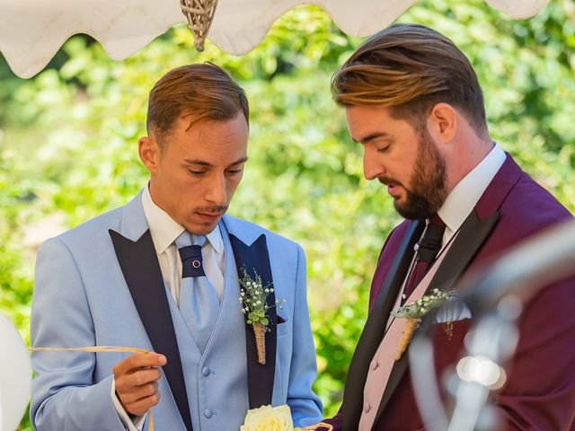 Le mariage de Julien et Cyril à Apremont, Vendée 33