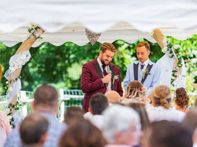 Le mariage de Julien et Cyril à Apremont, Vendée 34