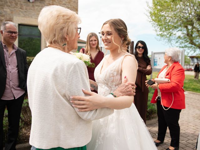Le mariage de Damien et Coline à Saint-Romain-de-Jalionas, Isère 9