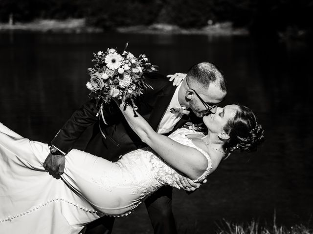 Le mariage de Victor et Julie à Le Haut-Bréda, Isère 53