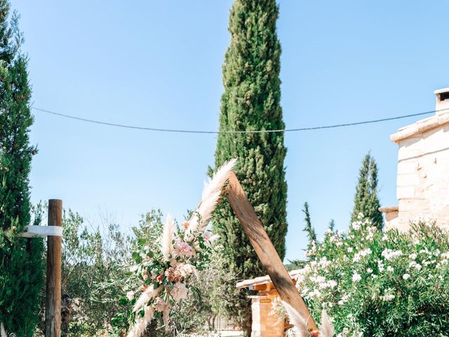 Le mariage de Thomas et Juliette à Rochefort-du-Gard, Gard 3