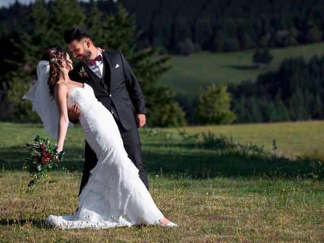 Le mariage de Gustavo et Marion à Lalouvesc, Ardèche 23