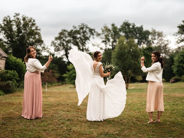 Le mariage de Mélina  et Efflam à Lanvénégen, Morbihan 13