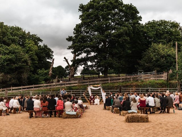 Le mariage de Mélina  et Efflam à Lanvénégen, Morbihan 15