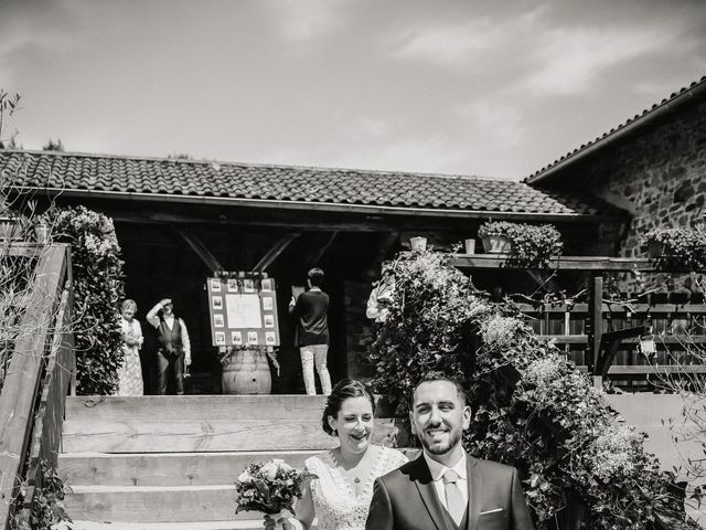 Le mariage de Damien et Mathilde à Chambost-Allières, Rhône 24