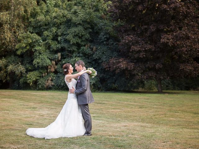 Le mariage de Tony et Céline à Yssingeaux, Haute-Loire 111