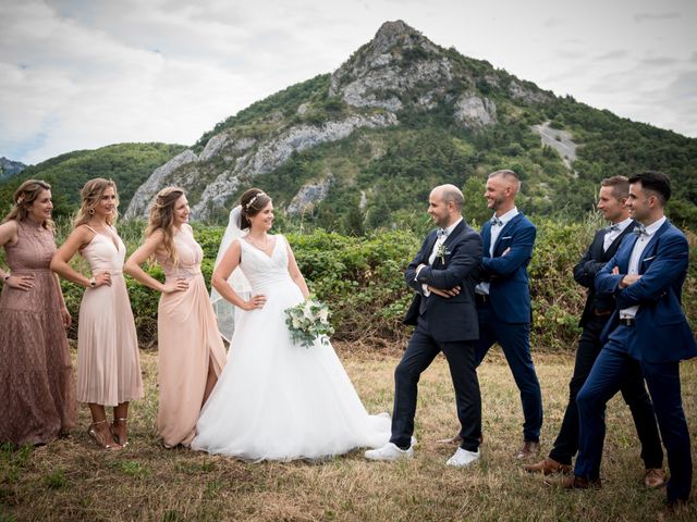 Le mariage de Pierre et Flavie à Châteauneuf-sur-Isère, Drôme 8