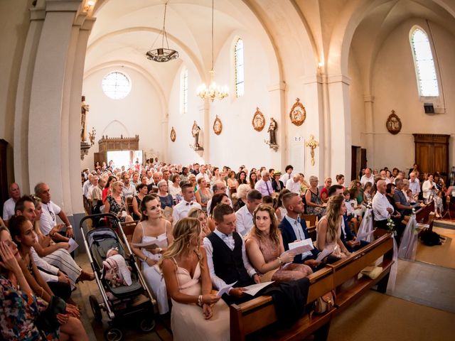 Le mariage de Pierre et Flavie à Châteauneuf-sur-Isère, Drôme 10