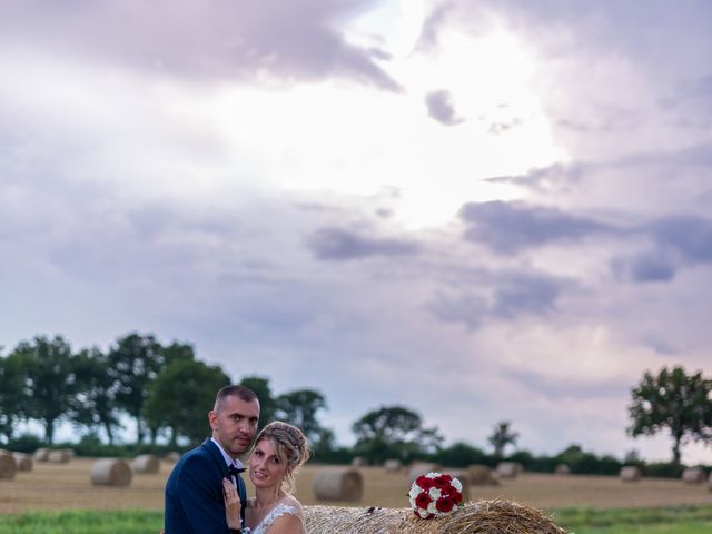 Le mariage de Cyril et Aurore à Vimoutiers, Orne 7