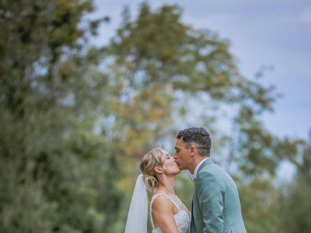 Le mariage de Seb et Marina à Cubzac-les-Ponts, Gironde 33