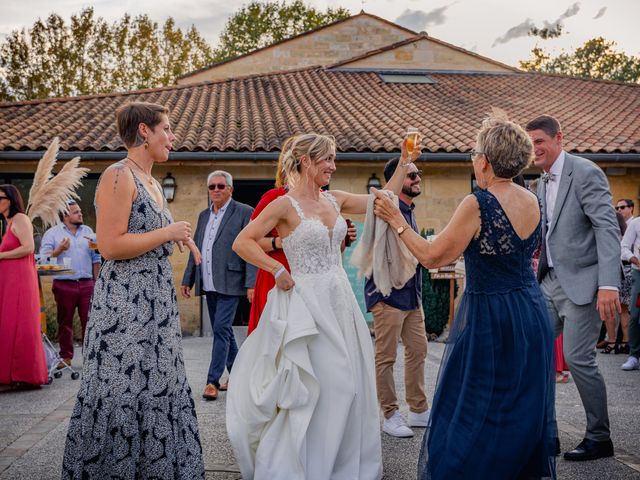 Le mariage de Seb et Marina à Cubzac-les-Ponts, Gironde 44