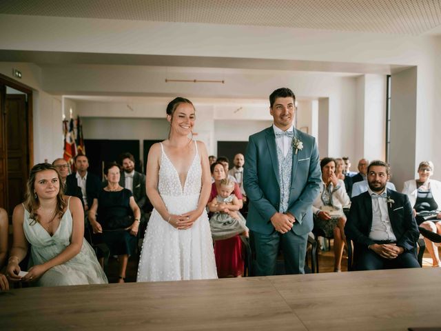 Le mariage de Thibault et Caroline à Hébécrevon, Manche 25