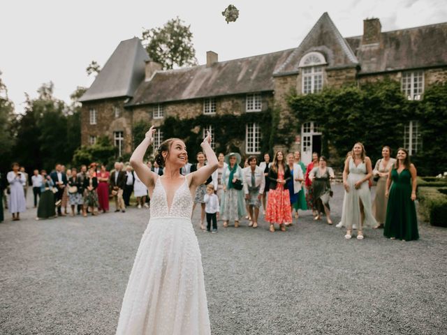 Le mariage de Thibault et Caroline à Hébécrevon, Manche 38