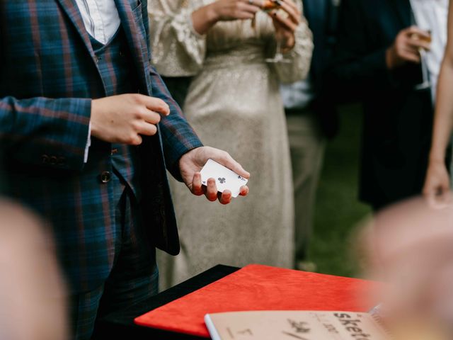 Le mariage de Thibault et Caroline à Hébécrevon, Manche 44