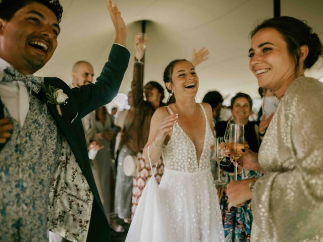 Le mariage de Thibault et Caroline à Hébécrevon, Manche 2