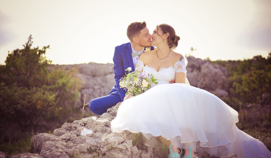 Le mariage de Damien et Marie à Fontienne, Alpes-de-Haute-Provence