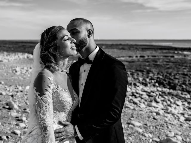 Le mariage de Redouane et Vanessa à Sainte-Marie-de-Ré, Charente Maritime 23