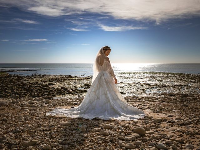 Le mariage de Redouane et Vanessa à Sainte-Marie-de-Ré, Charente Maritime 25
