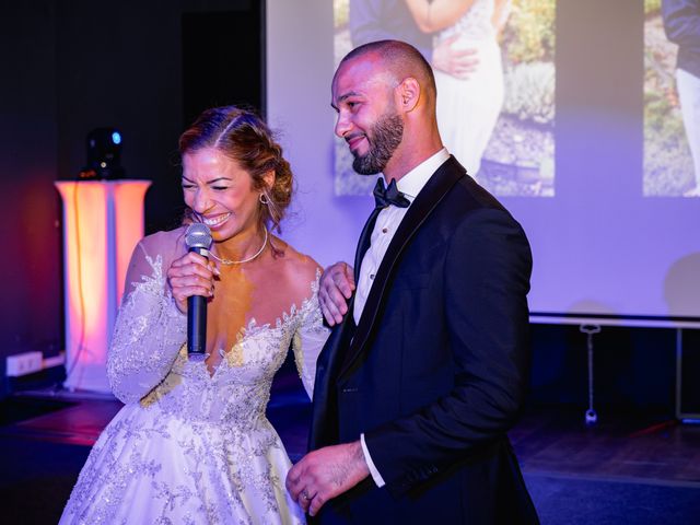Le mariage de Redouane et Vanessa à Sainte-Marie-de-Ré, Charente Maritime 35