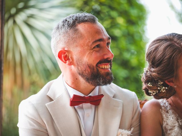 Le mariage de Robin et Camille à Saint-Porchaire, Charente Maritime 4