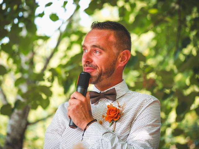 Le mariage de Robin et Camille à Saint-Porchaire, Charente Maritime 10