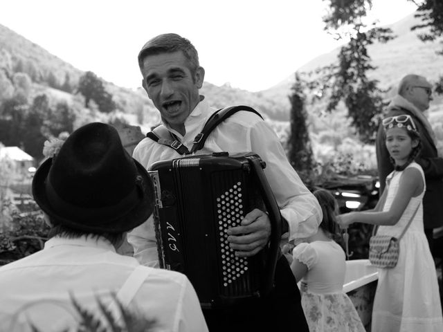 Le mariage de Laurent et Emmanuelle à Alos, Ariège 23