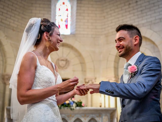 Le mariage de Jonathan et Coralie à Saint-Julien-l&apos;Ars, Vienne 58