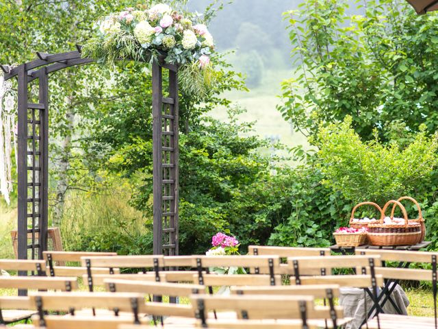 Le mariage de Benjamin et Fanny à Lamoura, Jura 12