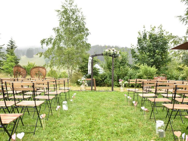 Le mariage de Benjamin et Fanny à Lamoura, Jura 14