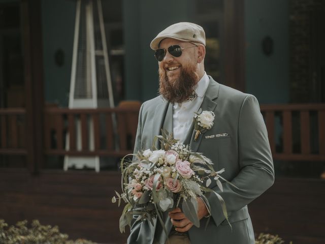 Le mariage de Emmanuel et Amandine à Artres, Nord 76