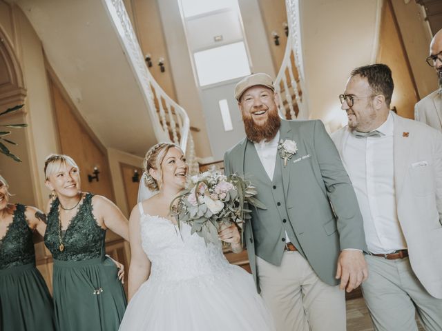 Le mariage de Emmanuel et Amandine à Artres, Nord 106