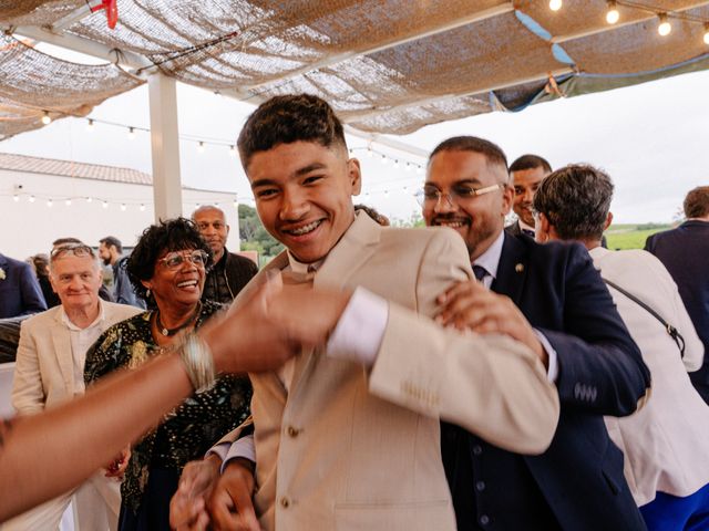 Le mariage de Nicolas et Olivia à Sérignan, Hérault 59