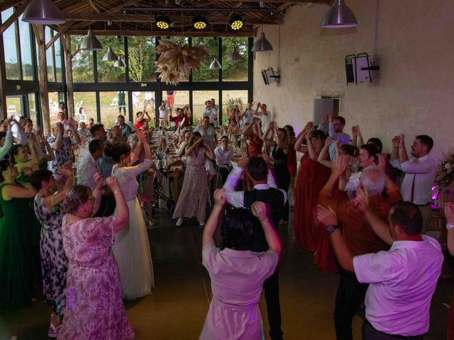 Le mariage de Antoine et Angélique à Saint-Julien-l&apos;Ars, Vienne 30