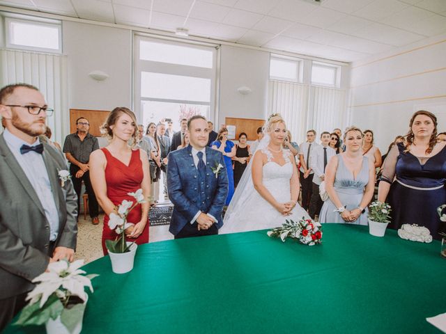 Le mariage de Mickael et Emilie à Guignicourt, Aisne 17