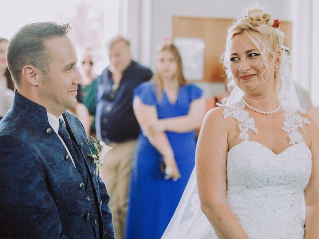 Le mariage de Mickael et Emilie à Guignicourt, Aisne 25