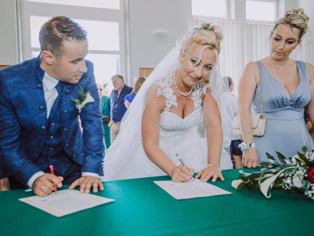 Le mariage de Mickael et Emilie à Guignicourt, Aisne 27