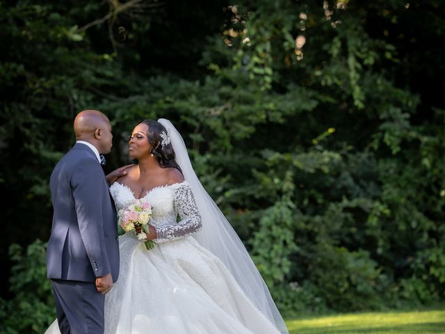 Le mariage de Dominique et Christ à Fresneaux-Montchevreuil, Oise 18