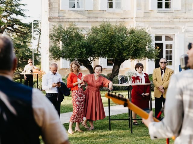 Le mariage de Bruce et Alexia à Moulon, Gironde 32