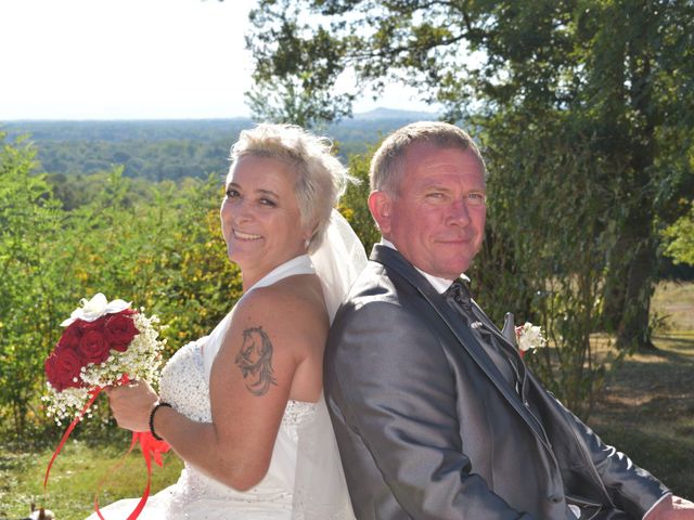 Le mariage de Jean-François et Sandrine à Busset, Allier 16