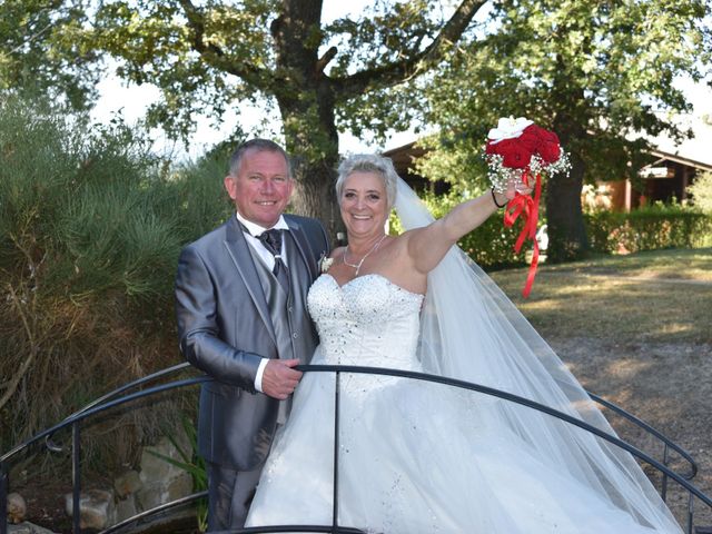 Le mariage de Jean-François et Sandrine à Busset, Allier 17