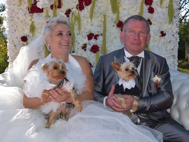 Le mariage de Jean-François et Sandrine à Busset, Allier 12