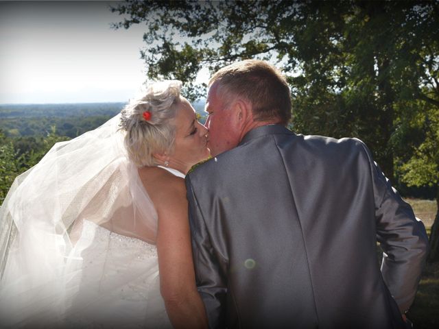 Le mariage de Jean-François et Sandrine à Busset, Allier 14