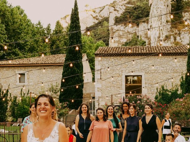 Le mariage de Guillaume et Amandine à Grans, Bouches-du-Rhône 26