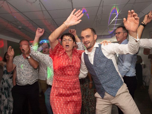 Le mariage de Nicolas et Marina à Monterblanc, Morbihan 47