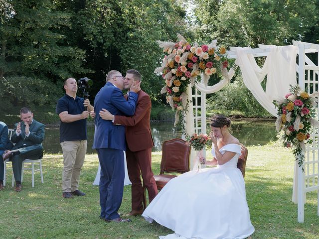 Le mariage de Théo et Mélanie à Gannat, Allier 35