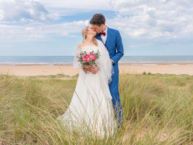 Le mariage de Alexandre et Marine à Ouistreham, Calvados 5