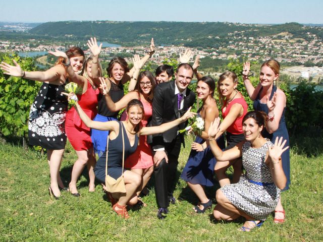 Le mariage de Noémie et Loïc à Saint-Michel-sur-Rhône, Loire 73