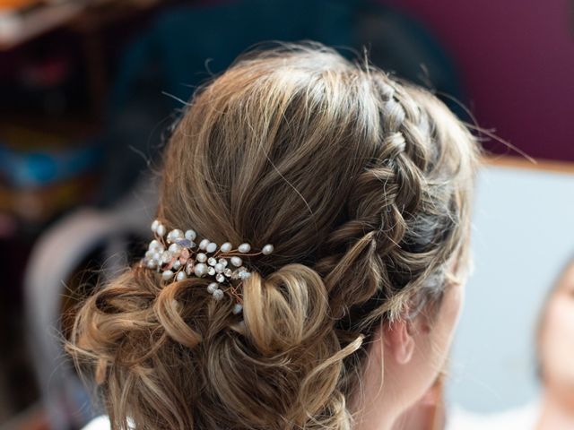 Le mariage de Sébastien  et Aurelie à Échallat, Charente 7